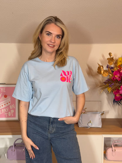 T-SHIRT AMORE LICHT BLAUW