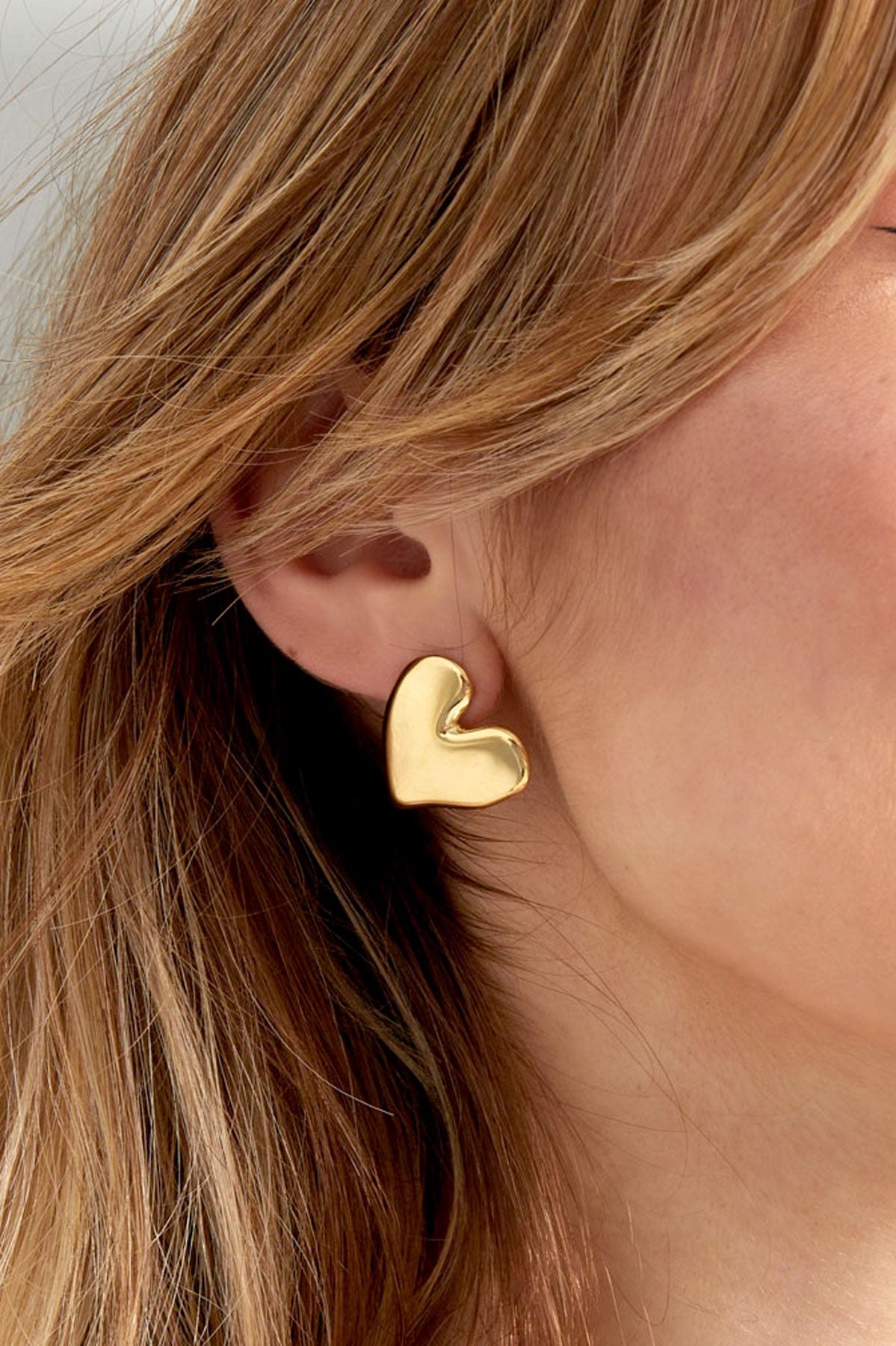 OORBELLEN LOVE FIRST GOUD