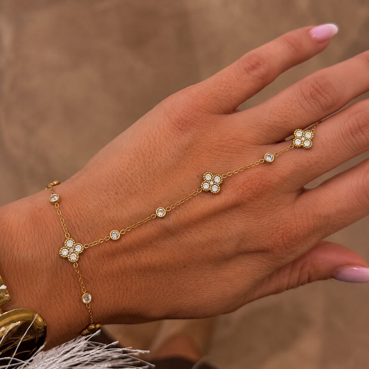 ARMBAND HANDCHAIN CLOVER